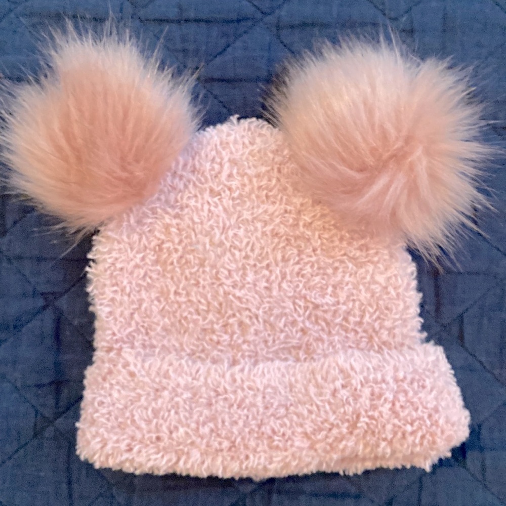 NWOT Super soft winter hat with Pom poms